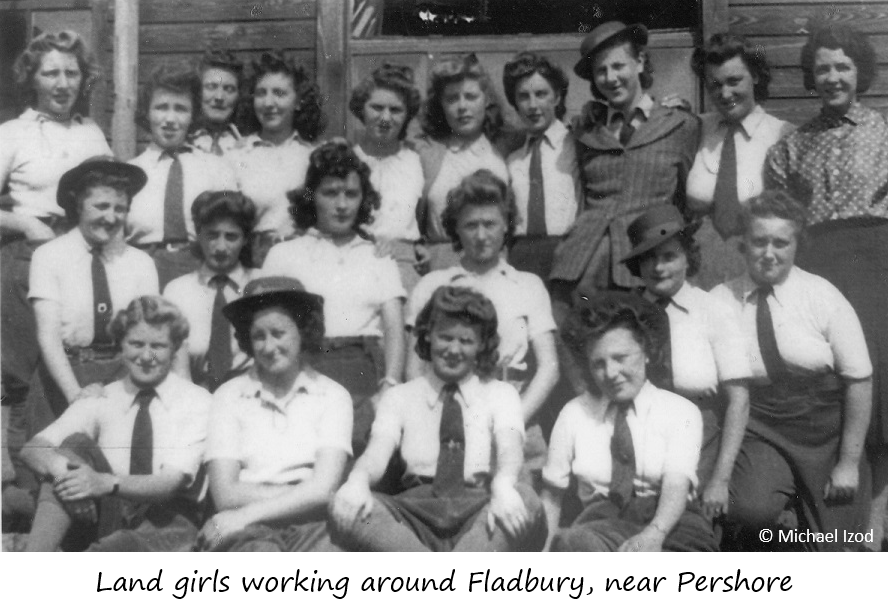 04 - Group of Fladbury land girls