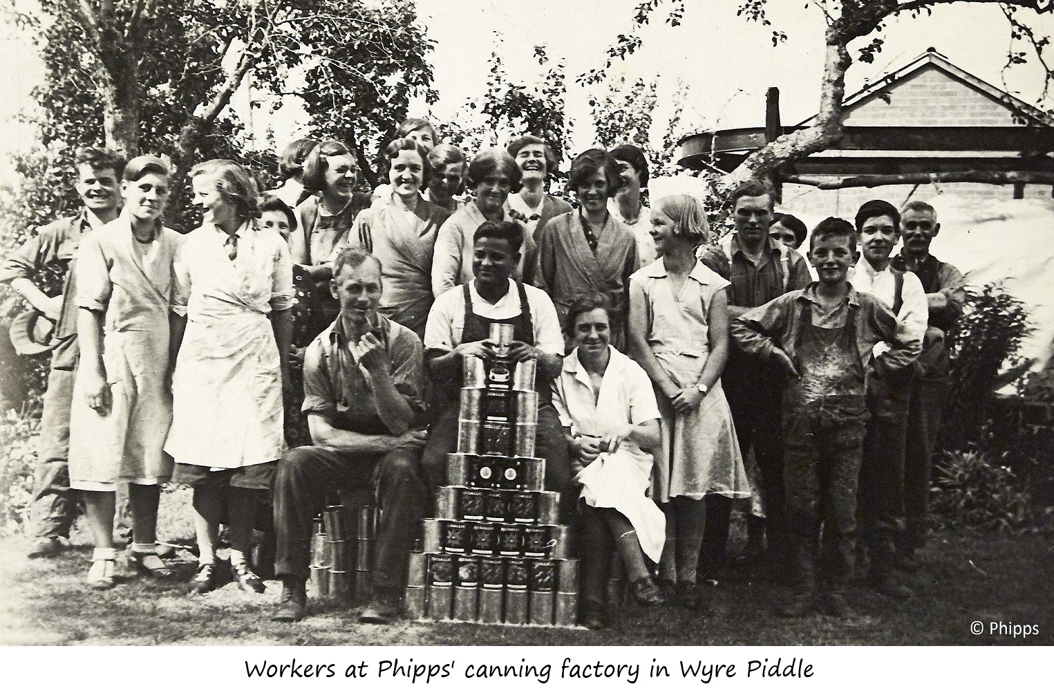 Workers at Phipps' canning factory in Wyre Piddle