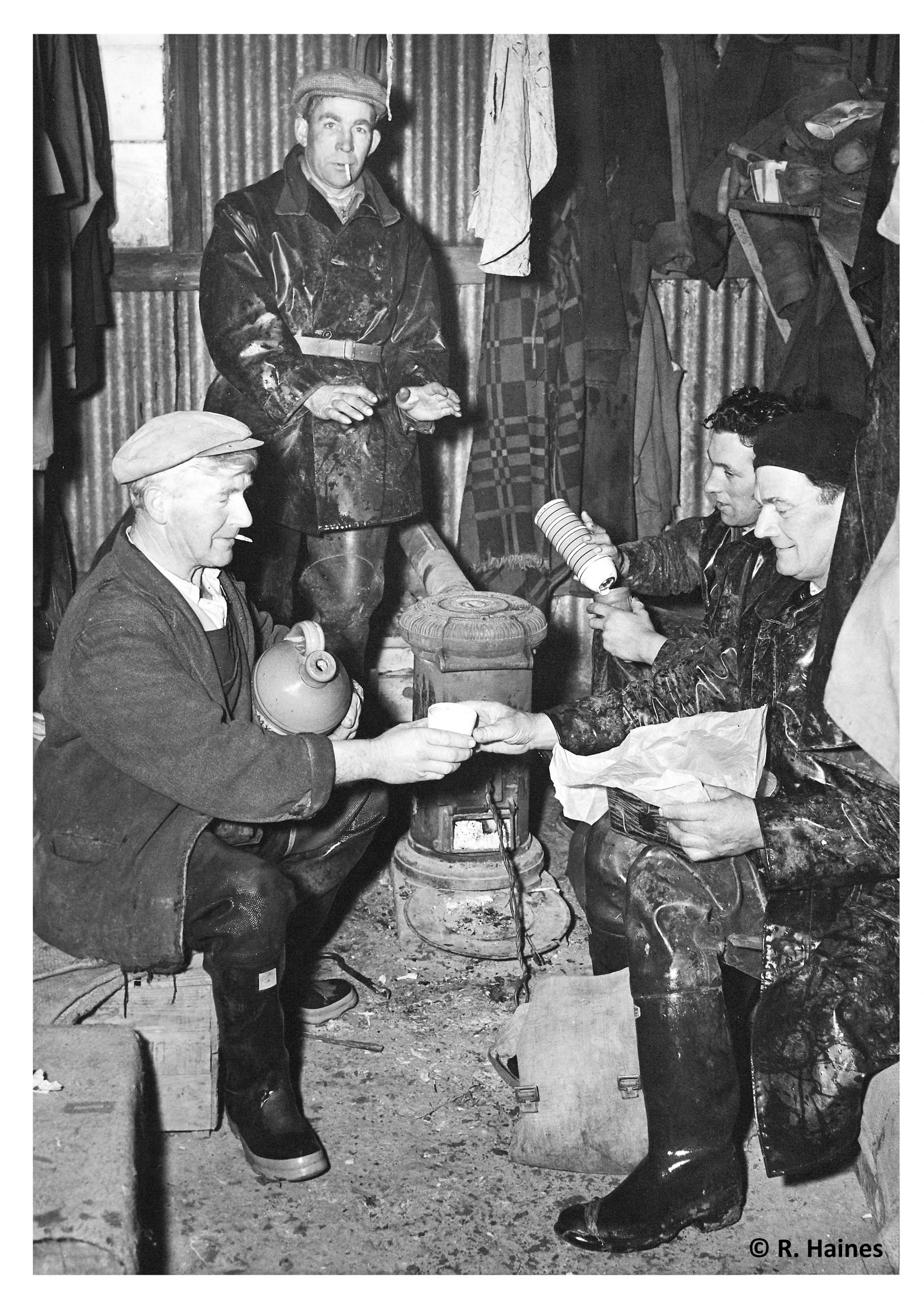 Breaktime in a Cropthorne hovel - 1961