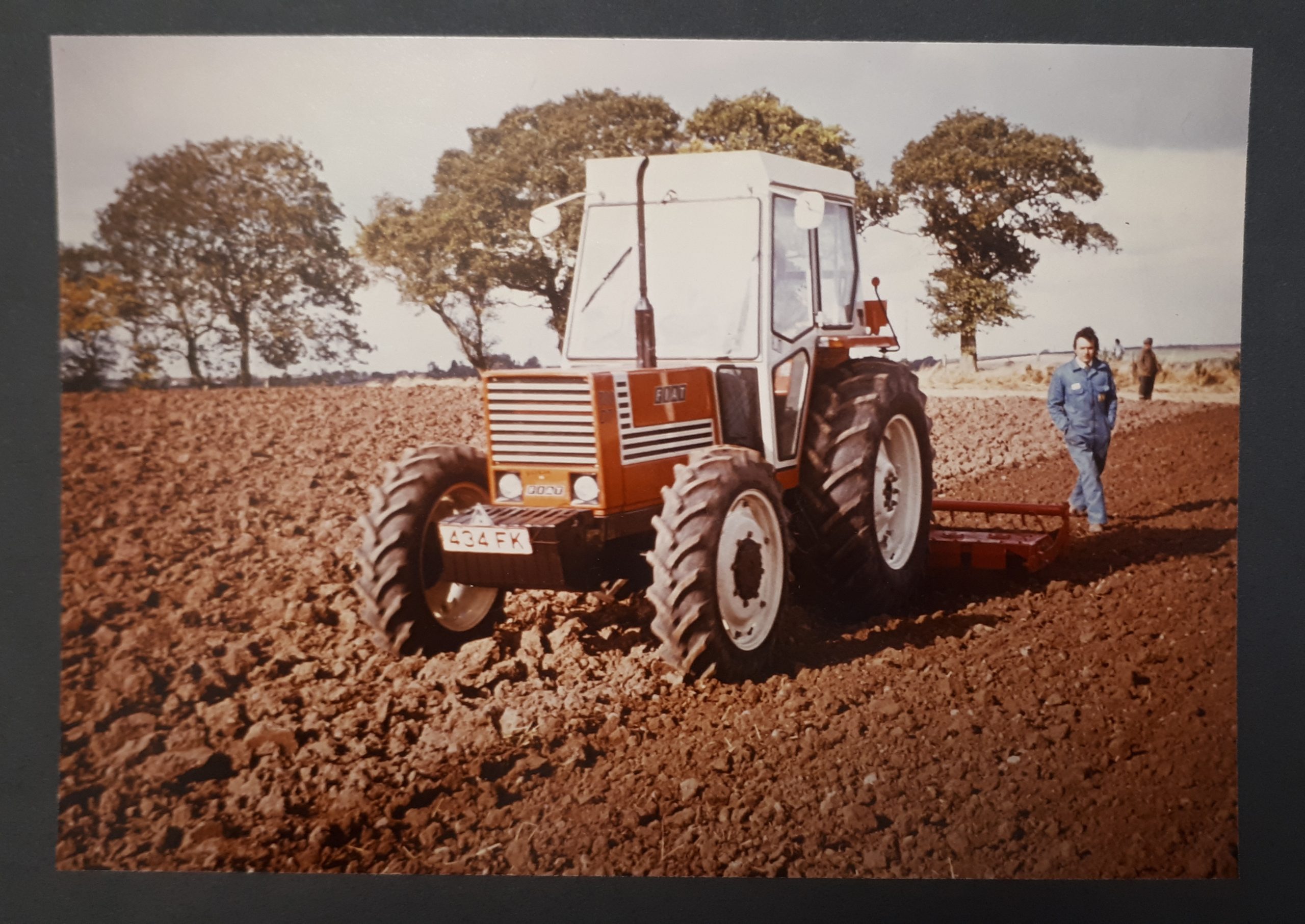 80 H.P. Tractor and Cultivator, Patchett's Farm, Tardebigge Ref: 899.156 BA 1332 WPS 55317 © J. Wormington Esq.