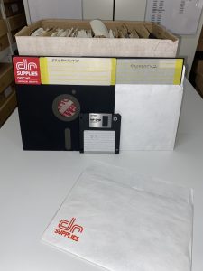 Picture of a box and floppy disk