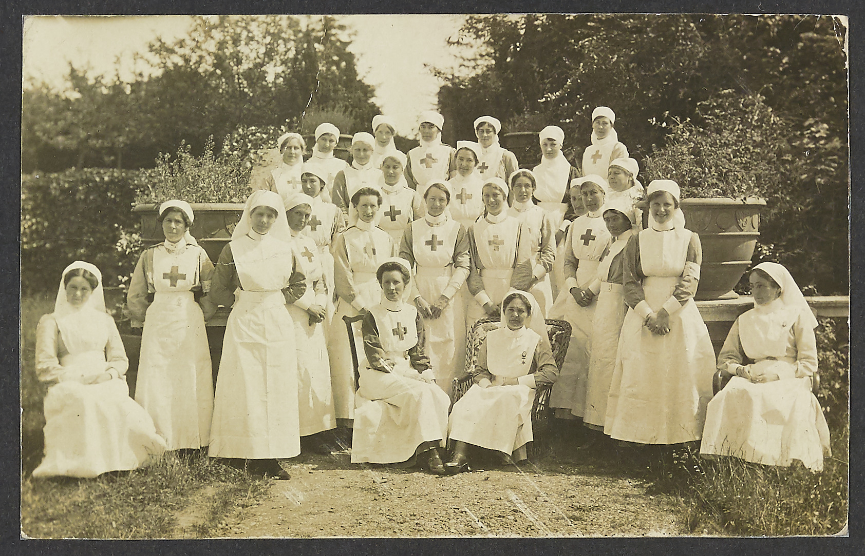 Group of nurses at Battenhall Mount 1917